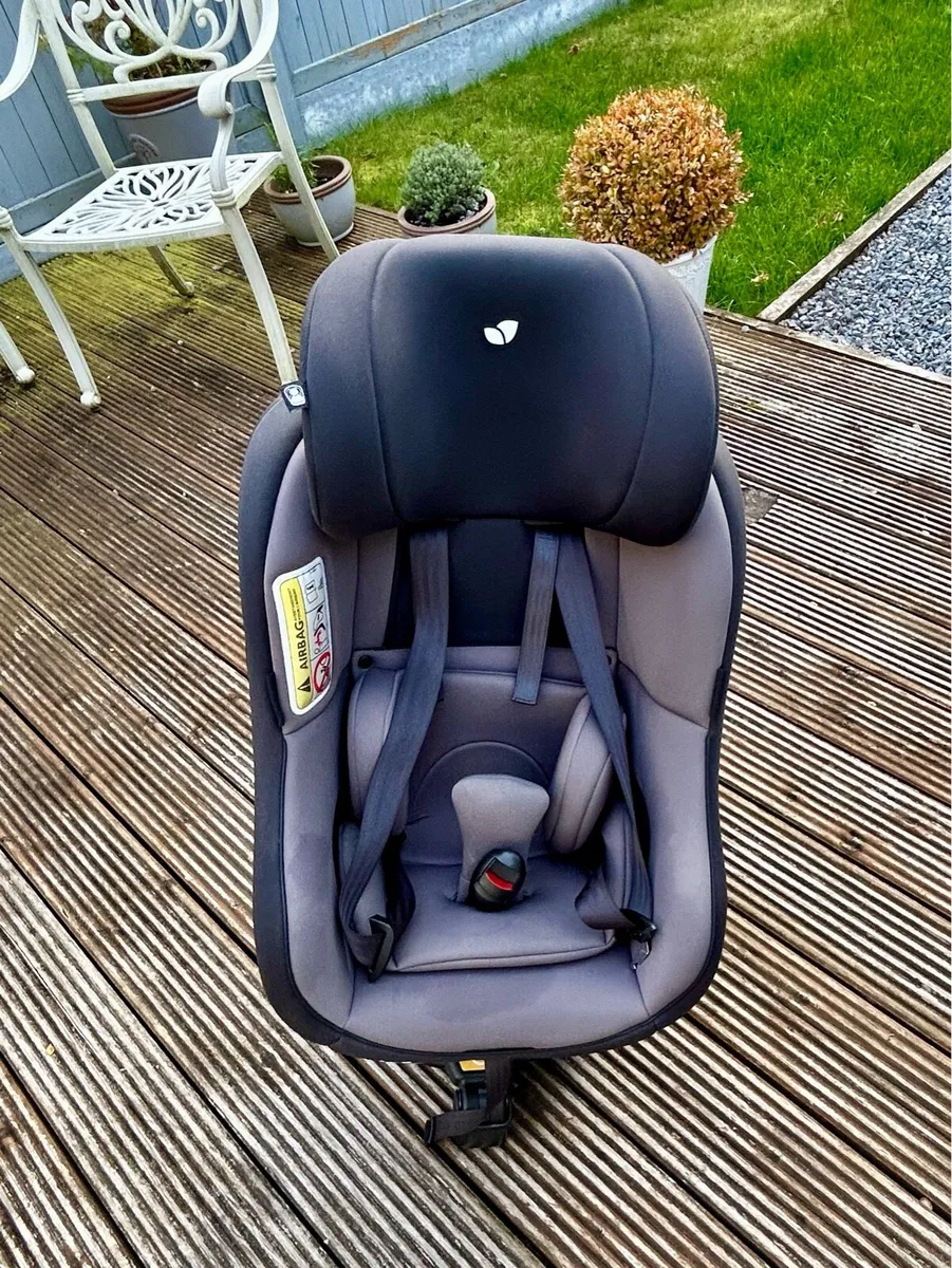 Joie 360 car seat - Image 1