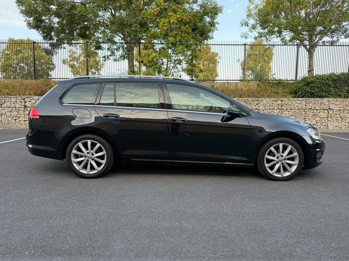 Volkswagen Golf Estate 1.6 TDi Highline Model - Image 4