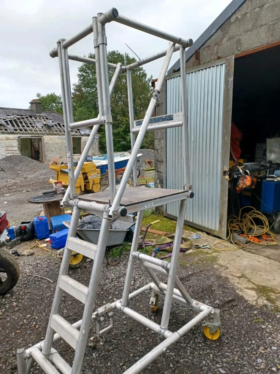 Aluminium safty ladder - Image 2