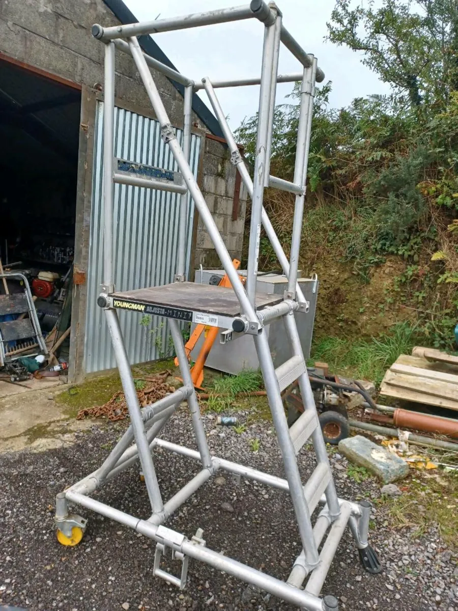 Aluminium safty ladder - Image 4