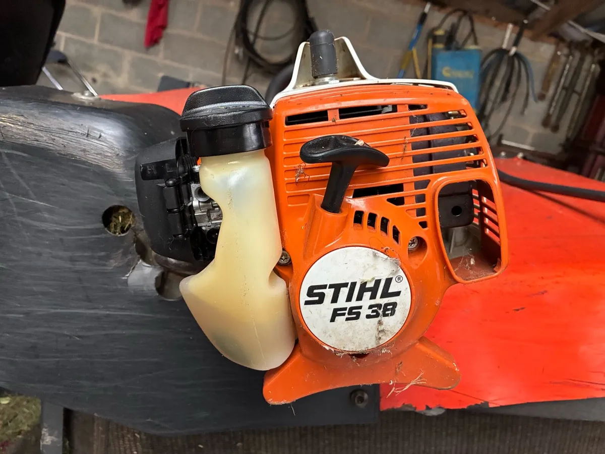 STIHL Strimmer - Image 1
