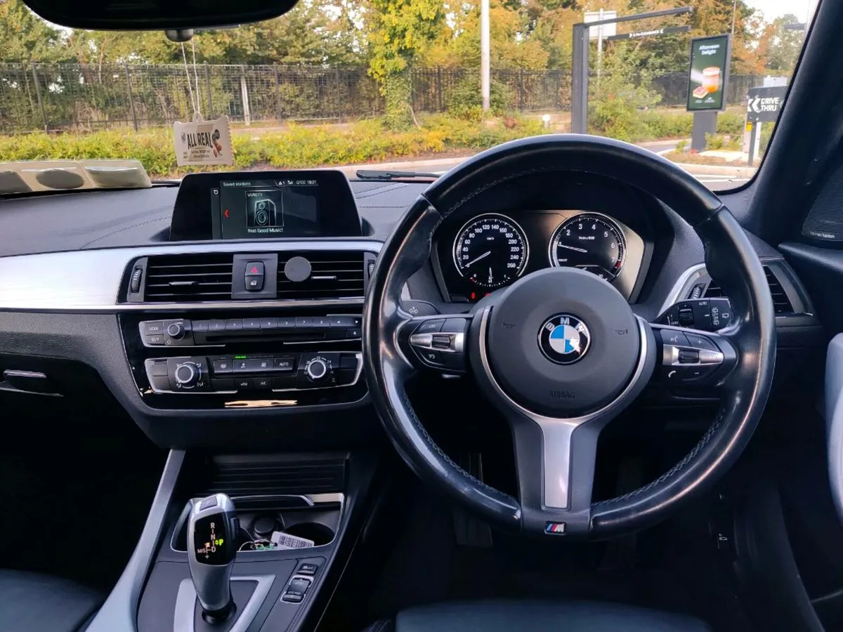 BMW 118i automatic M-SPORT SHADOW EDITION - Image 3