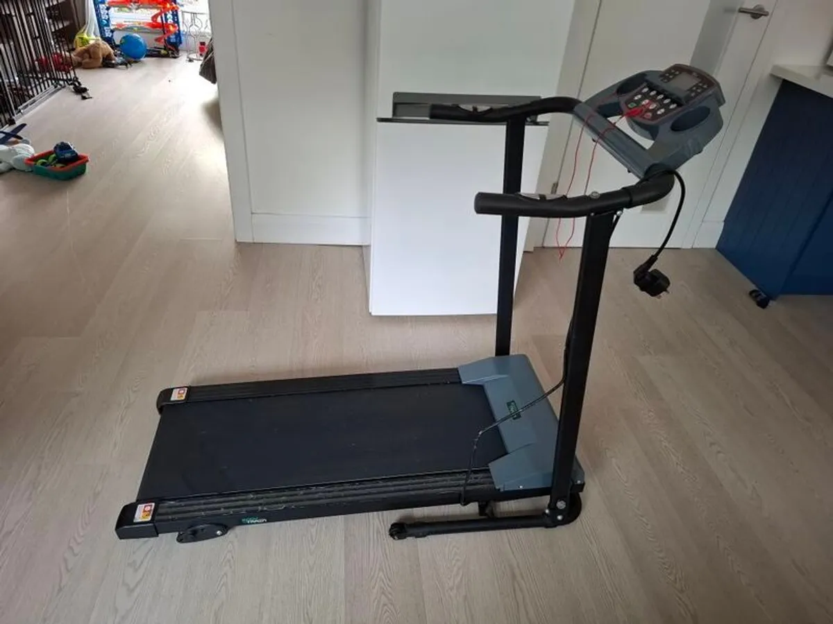 treadmill like new - Image 2