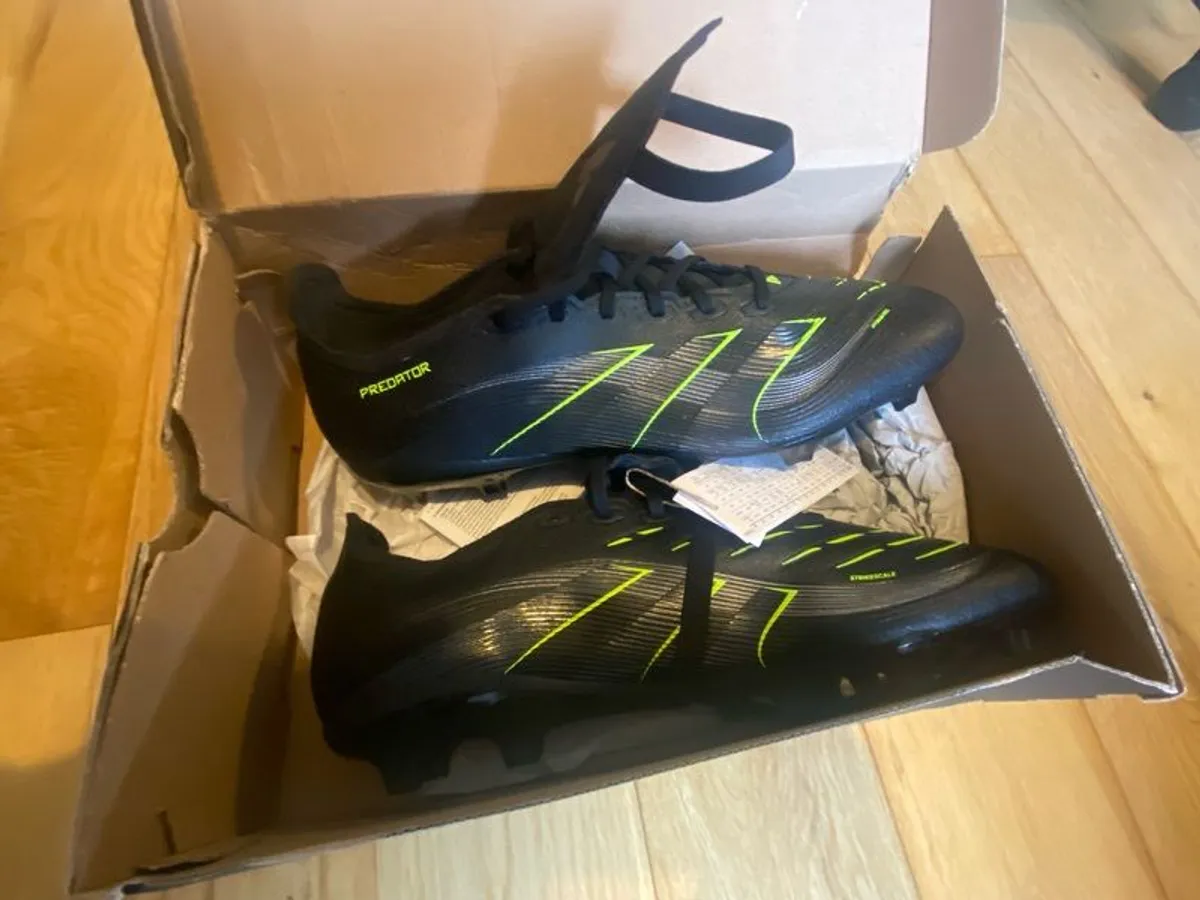 Adidas Predator Football Boots Size 12. New, tags on - Image 4