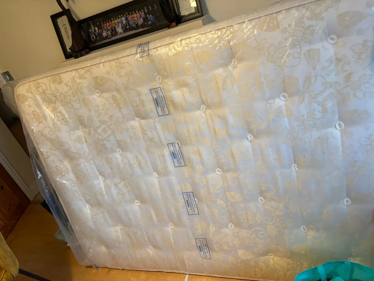 Bed frame and mattress - Image 3