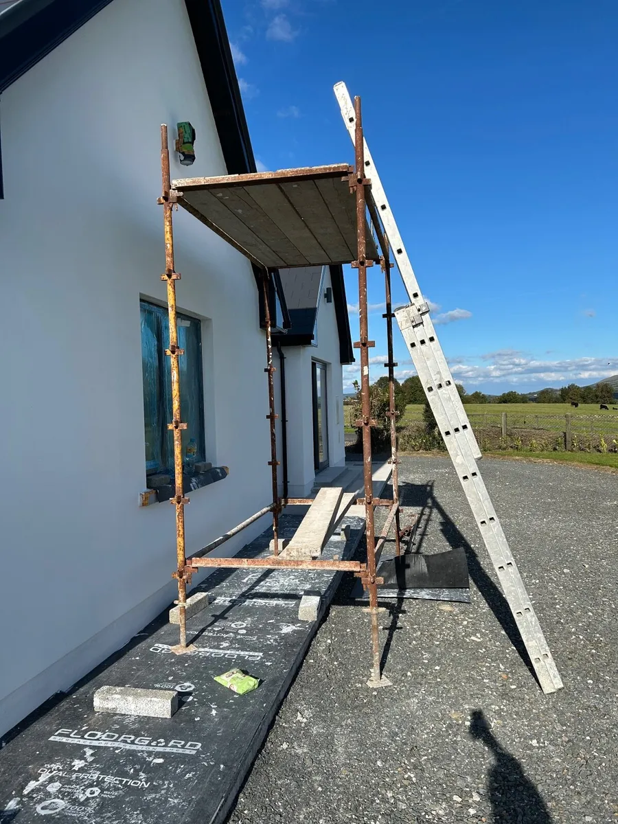 Building scaffolding - Image 1