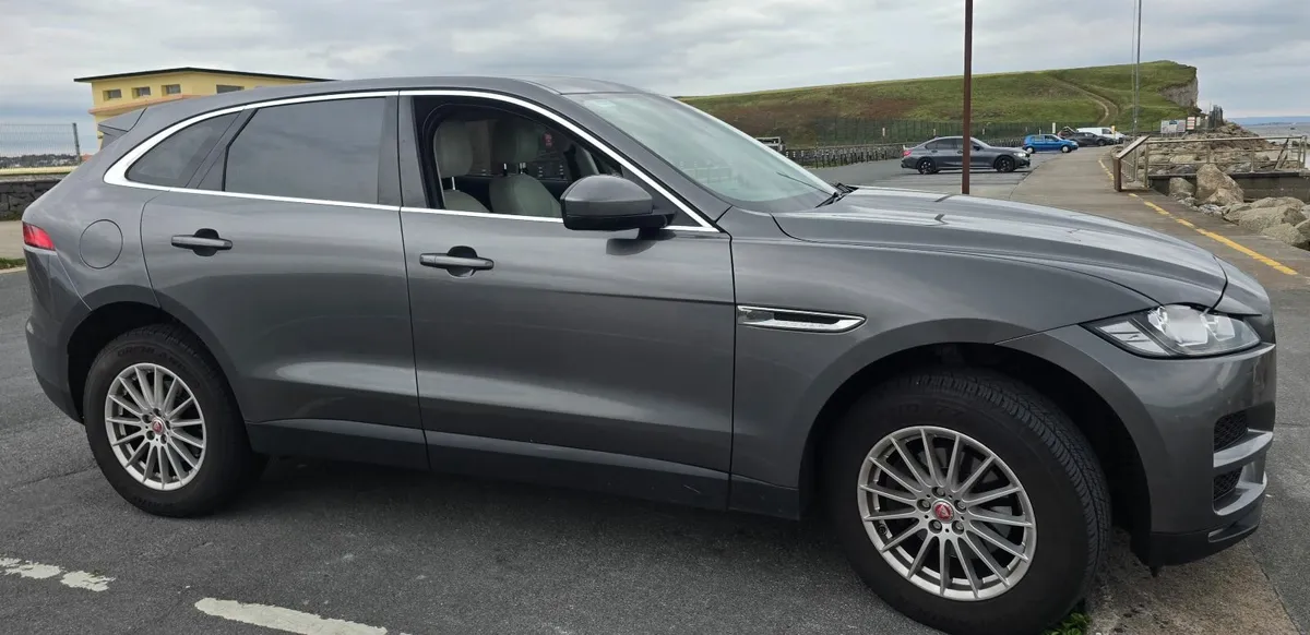 Jaguar F-Pace 2016 - Image 2