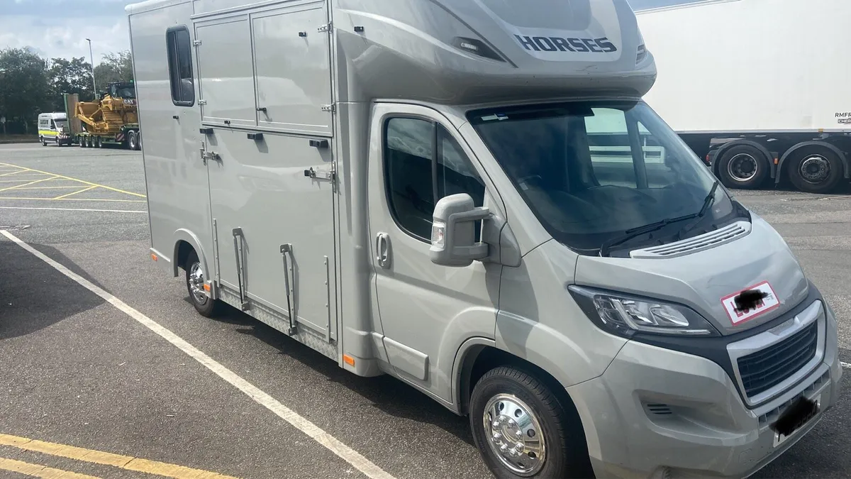 New Coachbuilt Regent 2 Stall Horsebox - Image 1
