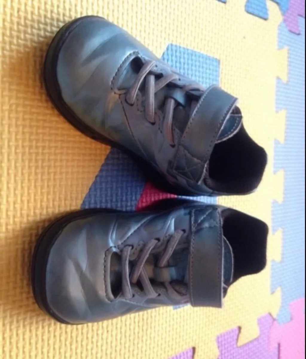 Adidas shoes 5uk - Image 3