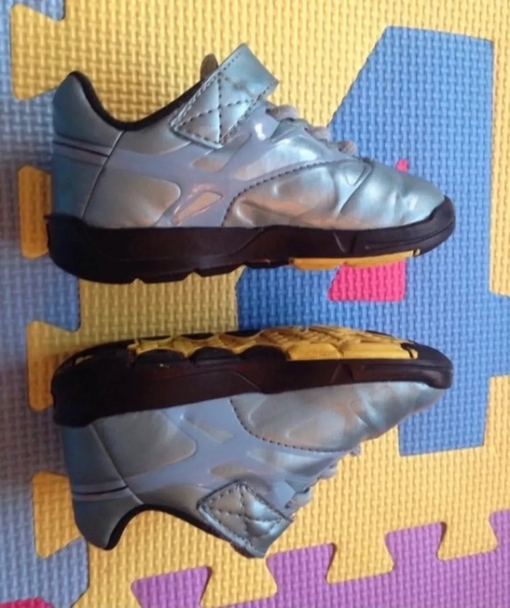 Adidas shoes 5uk - Image 4