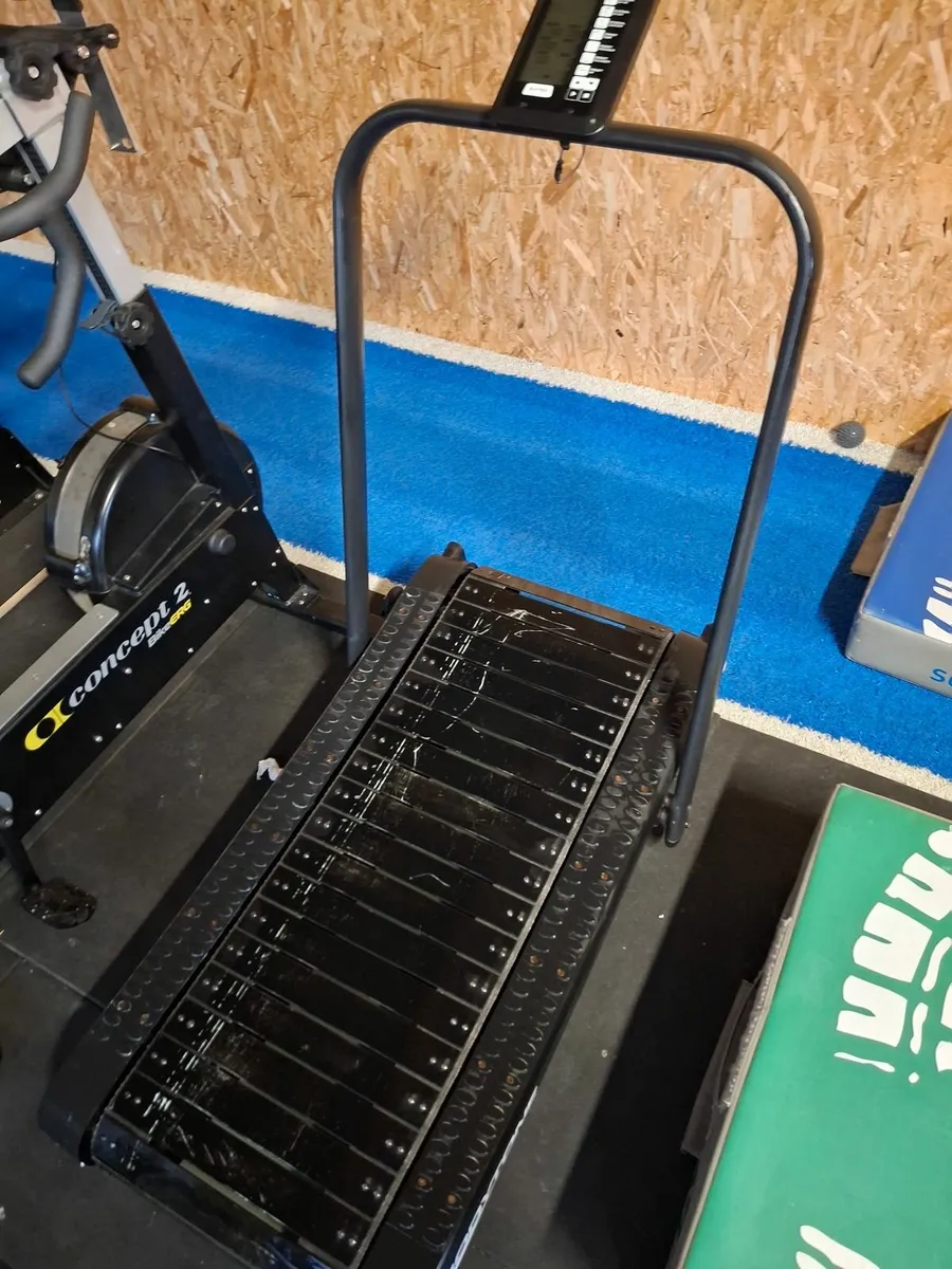 Curved treadmill - Image 2