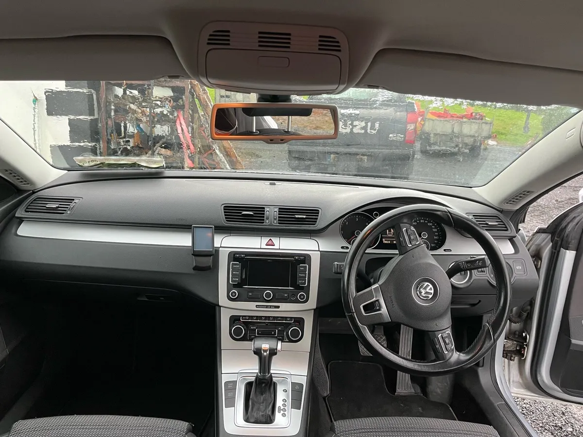 2010 Volkswagen Passat CC - Image 3