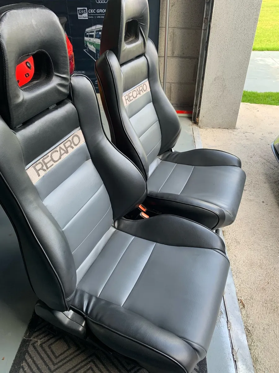 Too seats for seal - Image 1