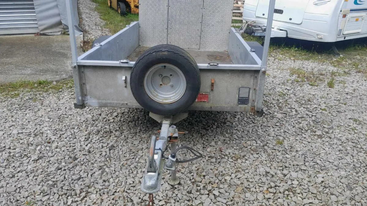 Nugent single axel trailer - Image 1