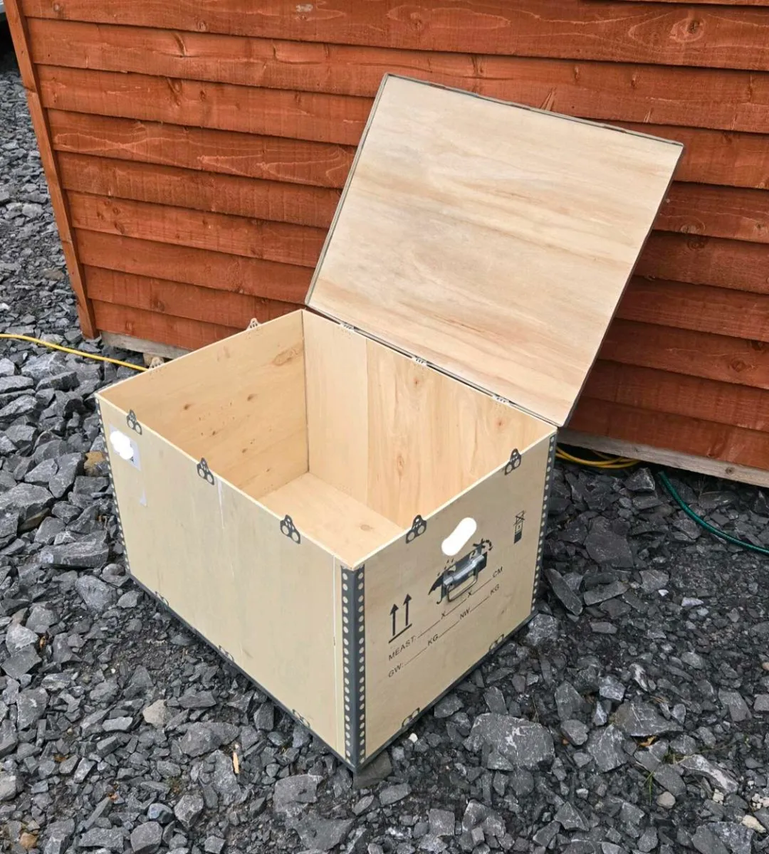 Shipping crate (2 available) - Image 1