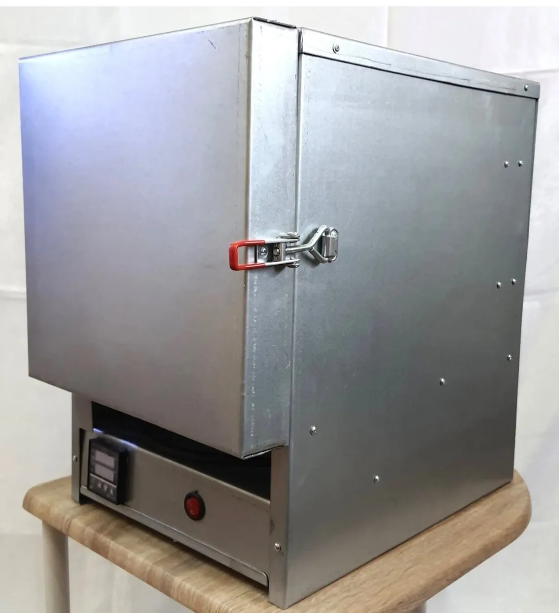 Programmable 1100C Large Chamber Electrical Kiln - Image 3