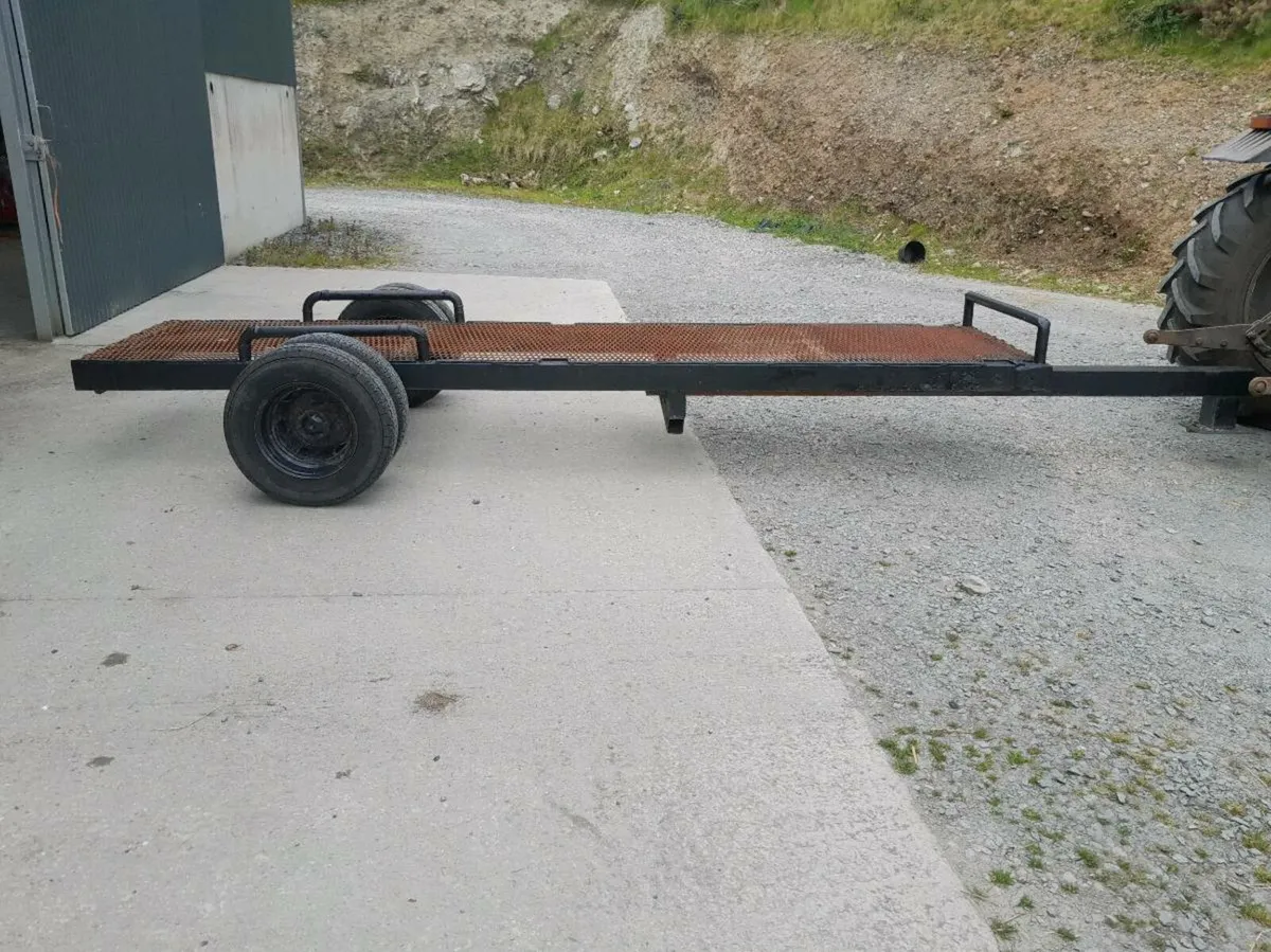 Bale trailer - Image 1
