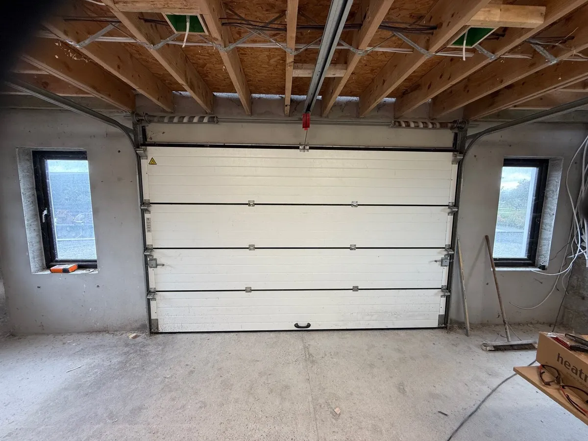 Garage door - Image 2