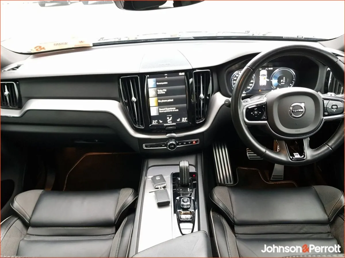 Volvo XC60 T8 390hp R-design AWD Phev (adaptive C - Image 2