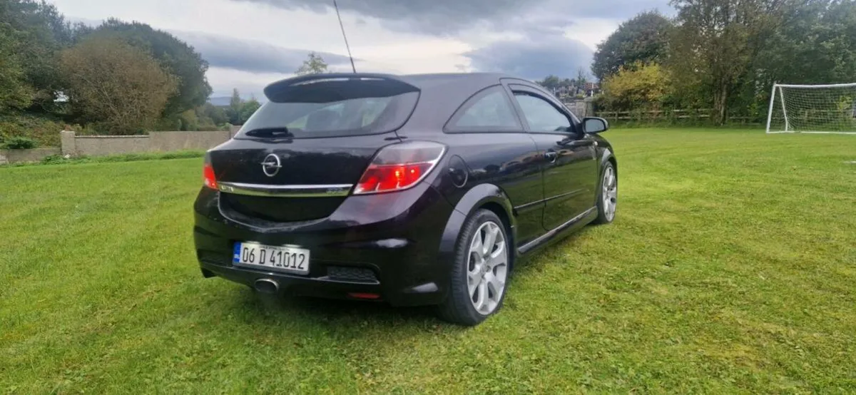 Opel astra opc 2.0 turbo 300 bhp - Image 2