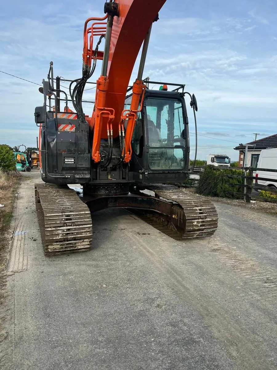 HITACHI ZAXIS 225-6 - Image 3