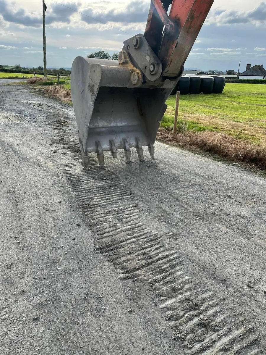 HITACHI ZAXIS 225-6 - Image 4