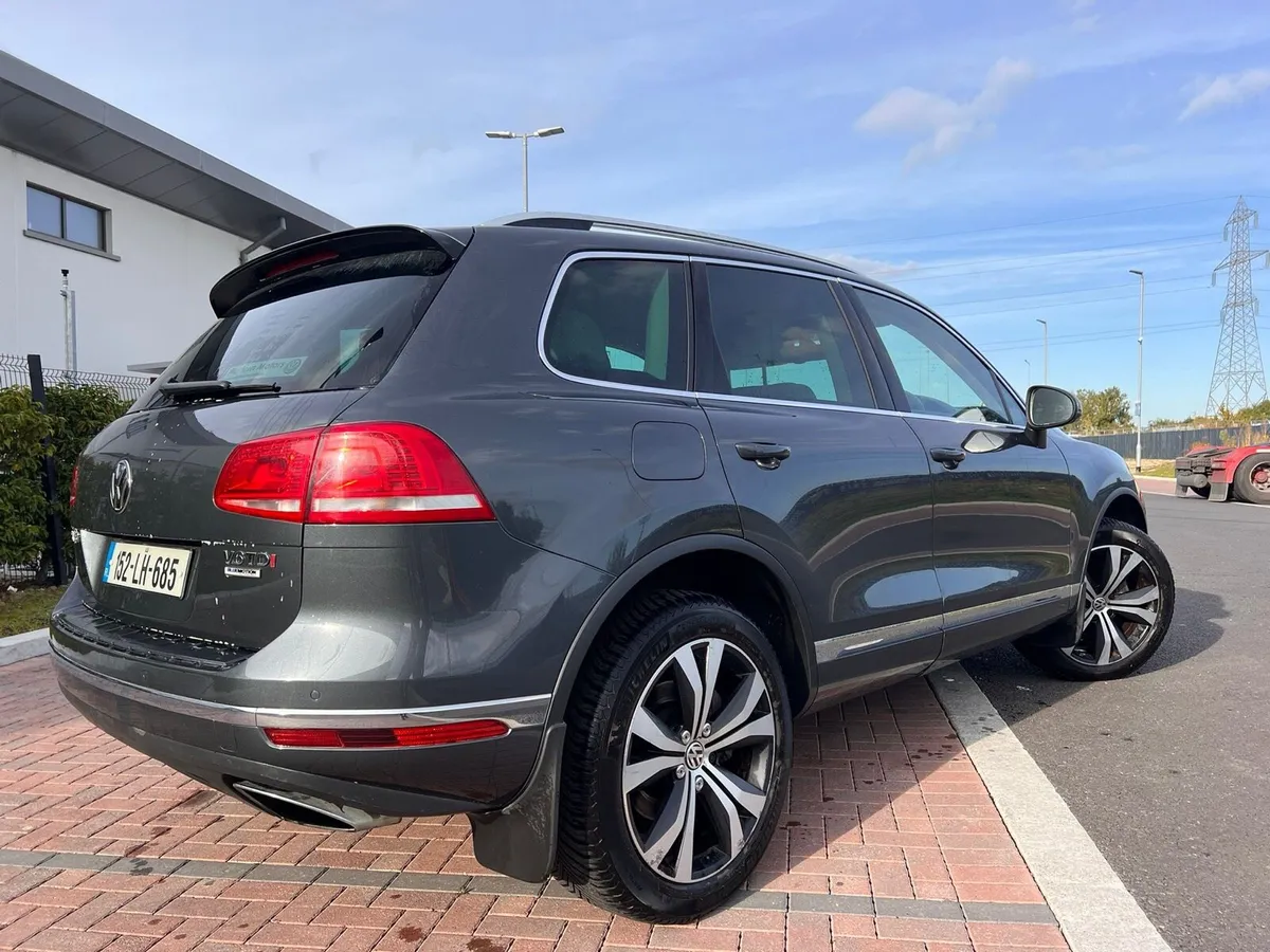 Vw Touareg 5 seats crew cab - Image 4