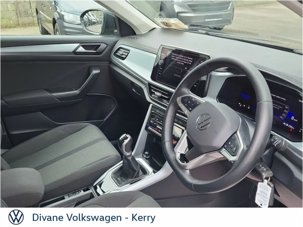 Volkswagen T-Roc Life 2.0 TDI 116 BHP - Image 3