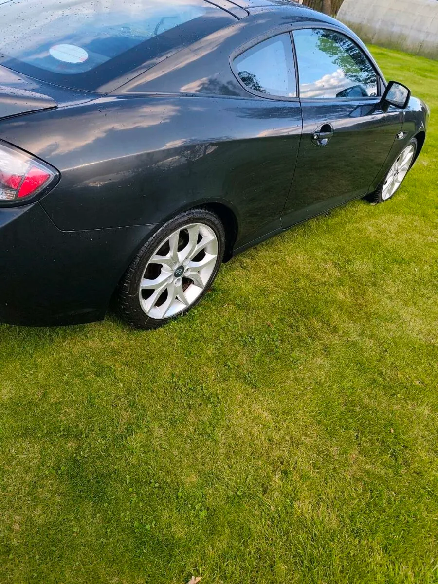 Hyundai coupe - Image 4