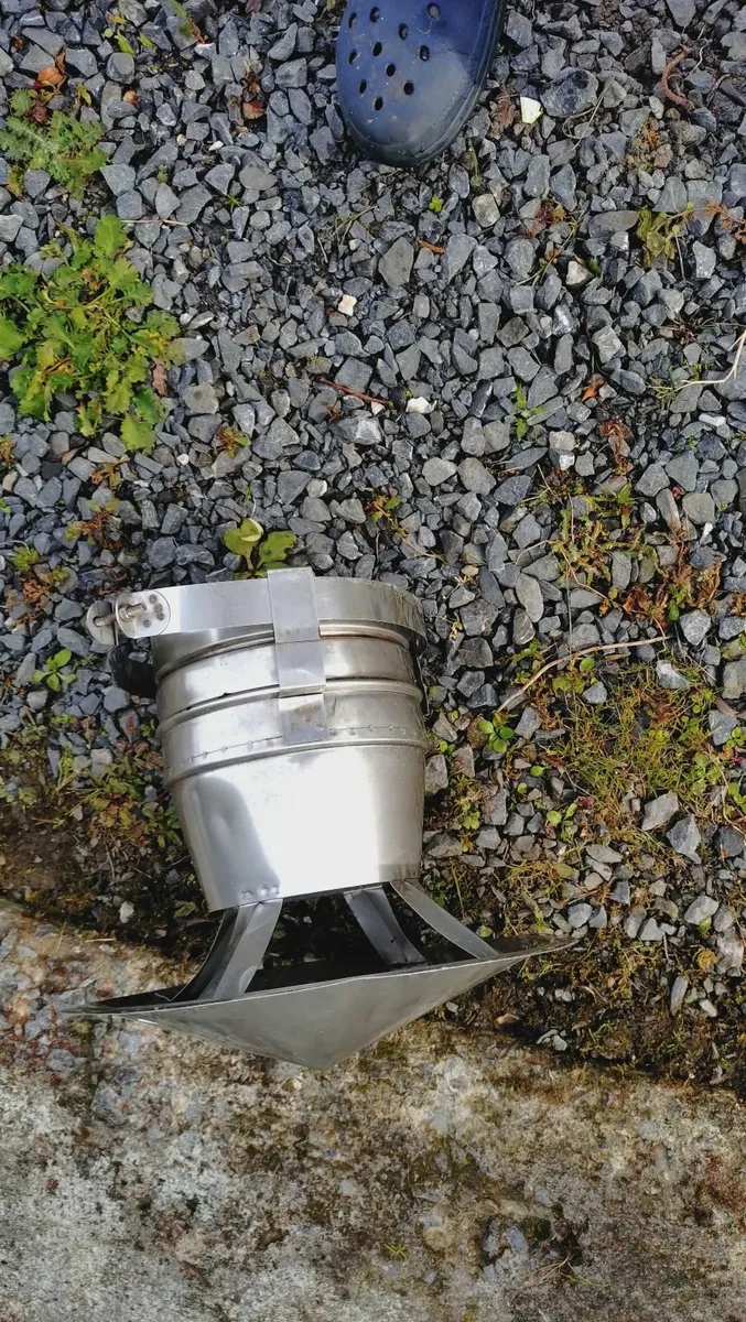 Stove chimney cowl - Image 1