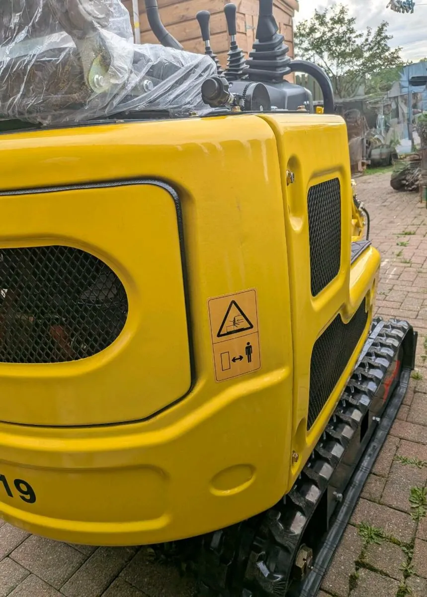 Mini Digger Crawler Excavator - Image 3