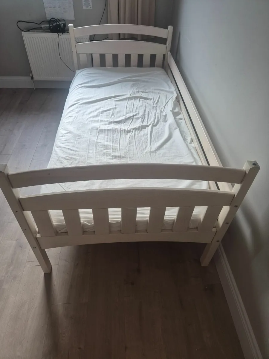 Single bed with mattress and storage drawers - Image 2