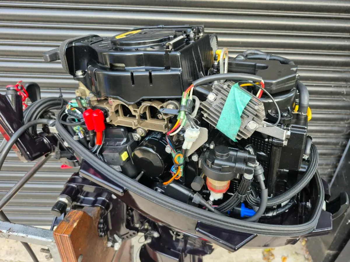 2021 Tohatsu 15hp EFI 4 stroke boat outboard motor - Image 4