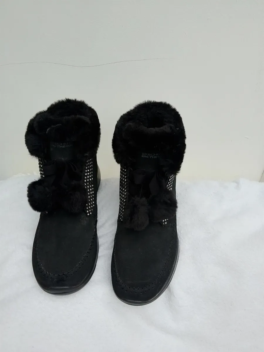 Sketchers Black Suede/Fur Ankle Boots - Image 1