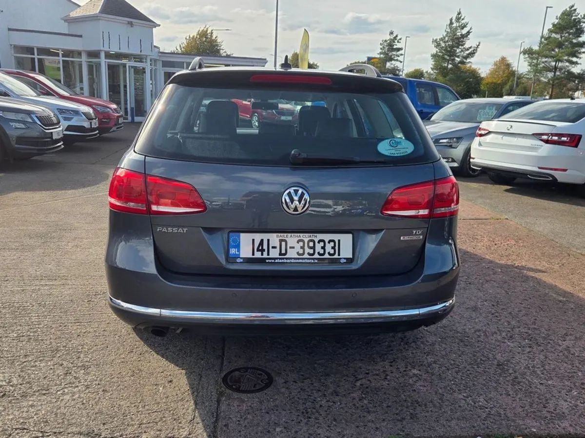 Volkswagen Passat 1.6 TDI Executive BMT 105PS 5DR - Image 4