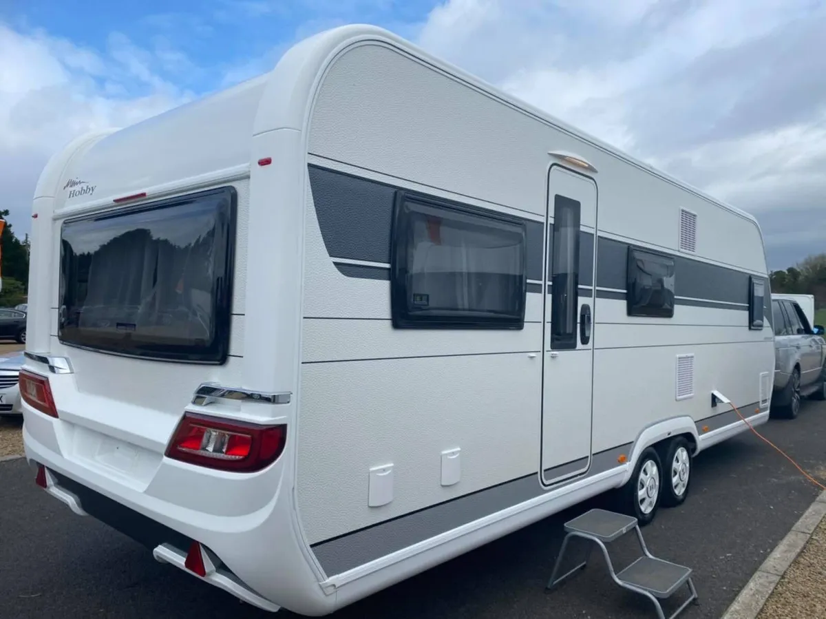 2021 HOBBY 650 UMFE 5/6 BERTH LUX CARAVAN!! - Image 4