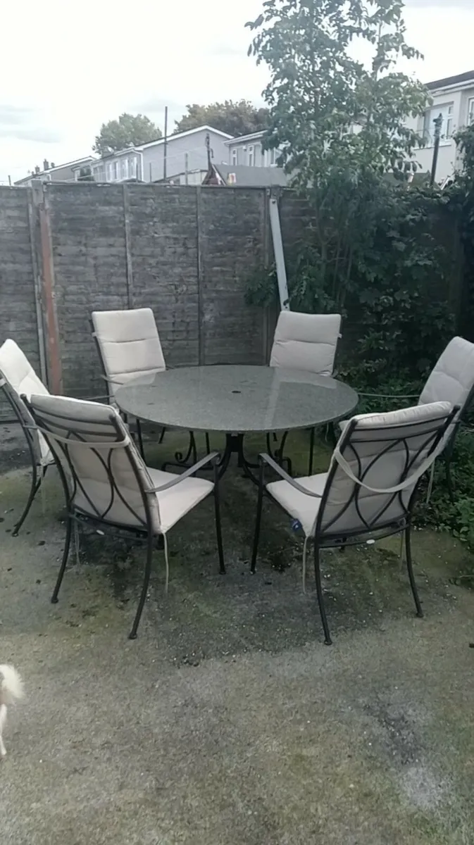 Garden furniture - Image 1
