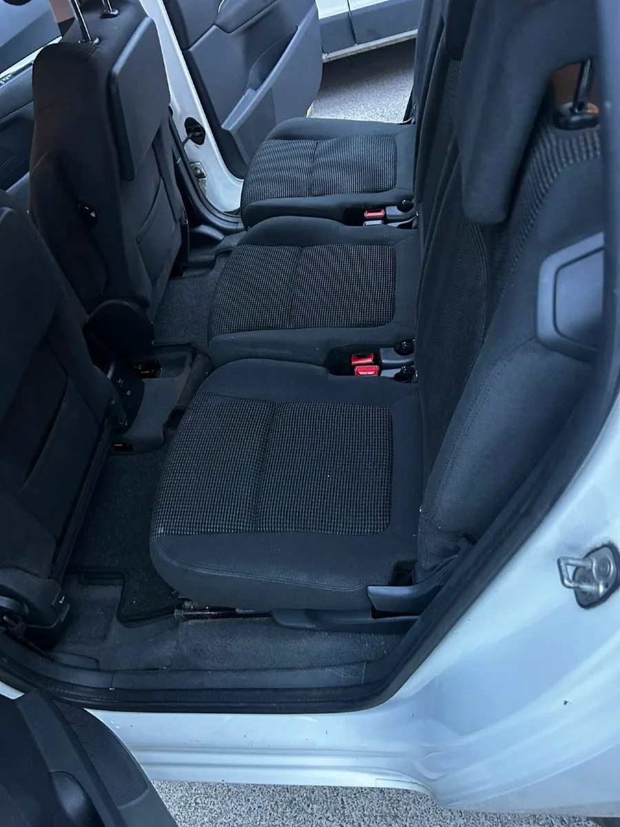 Peugeot 5008 2014 - Image 2
