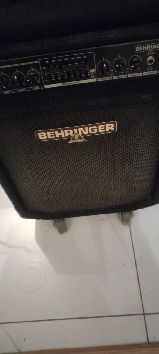 BASS/GUITAR COMBO AMP 180W BEHRINGER ULTRABASS1800 - Image 1