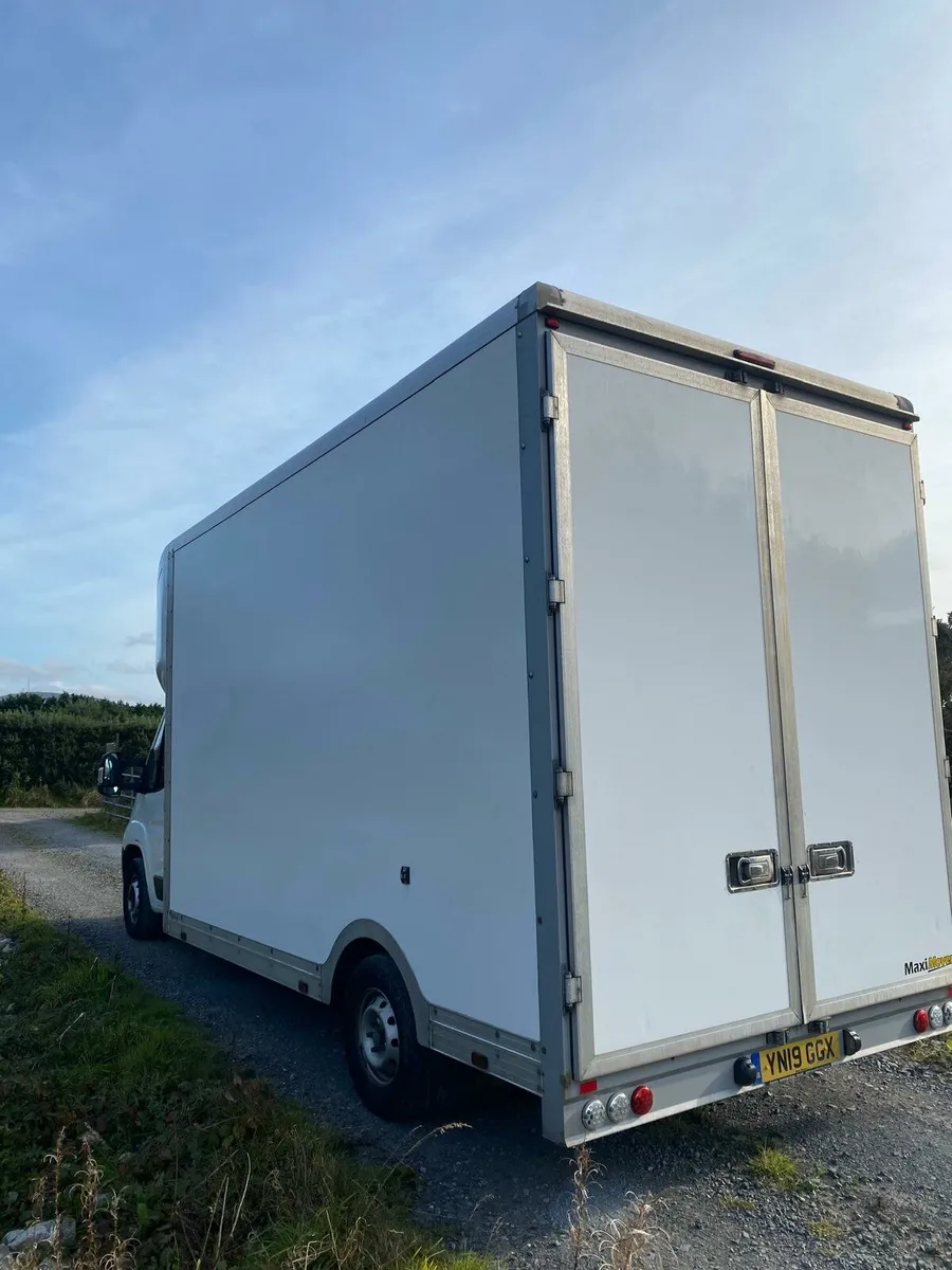 2019 Peugeot boxer Luton - Image 3