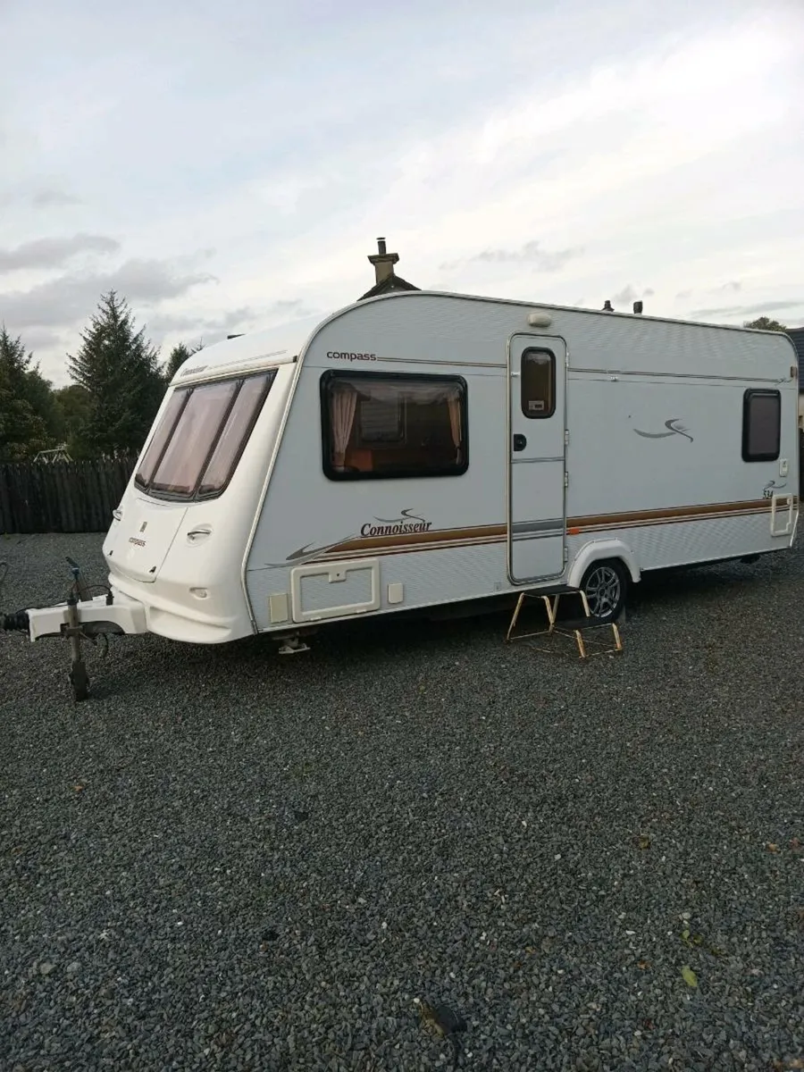 Caravan  fixed  bed - Image 1