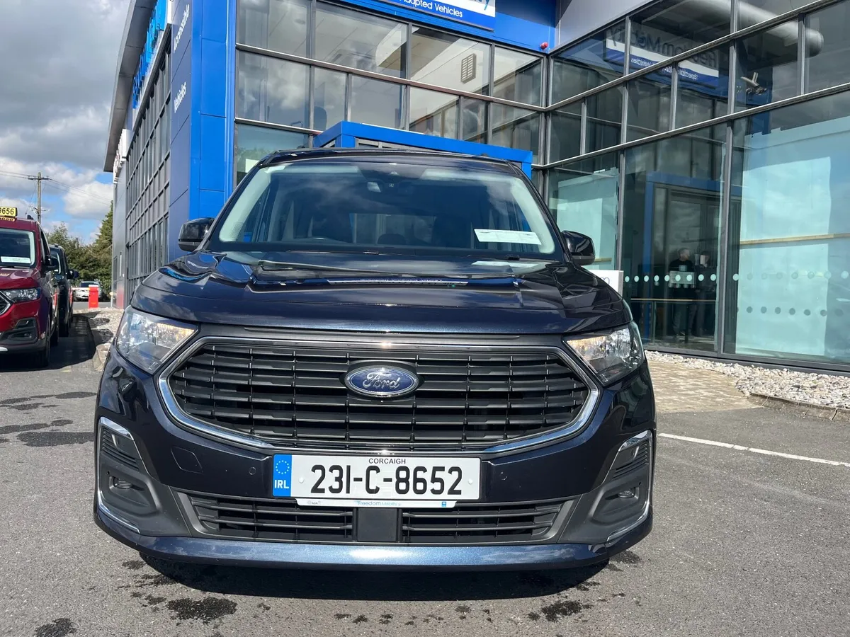 Ford Tourneo Connect Wheelchair Access Taxi Spec - Image 4