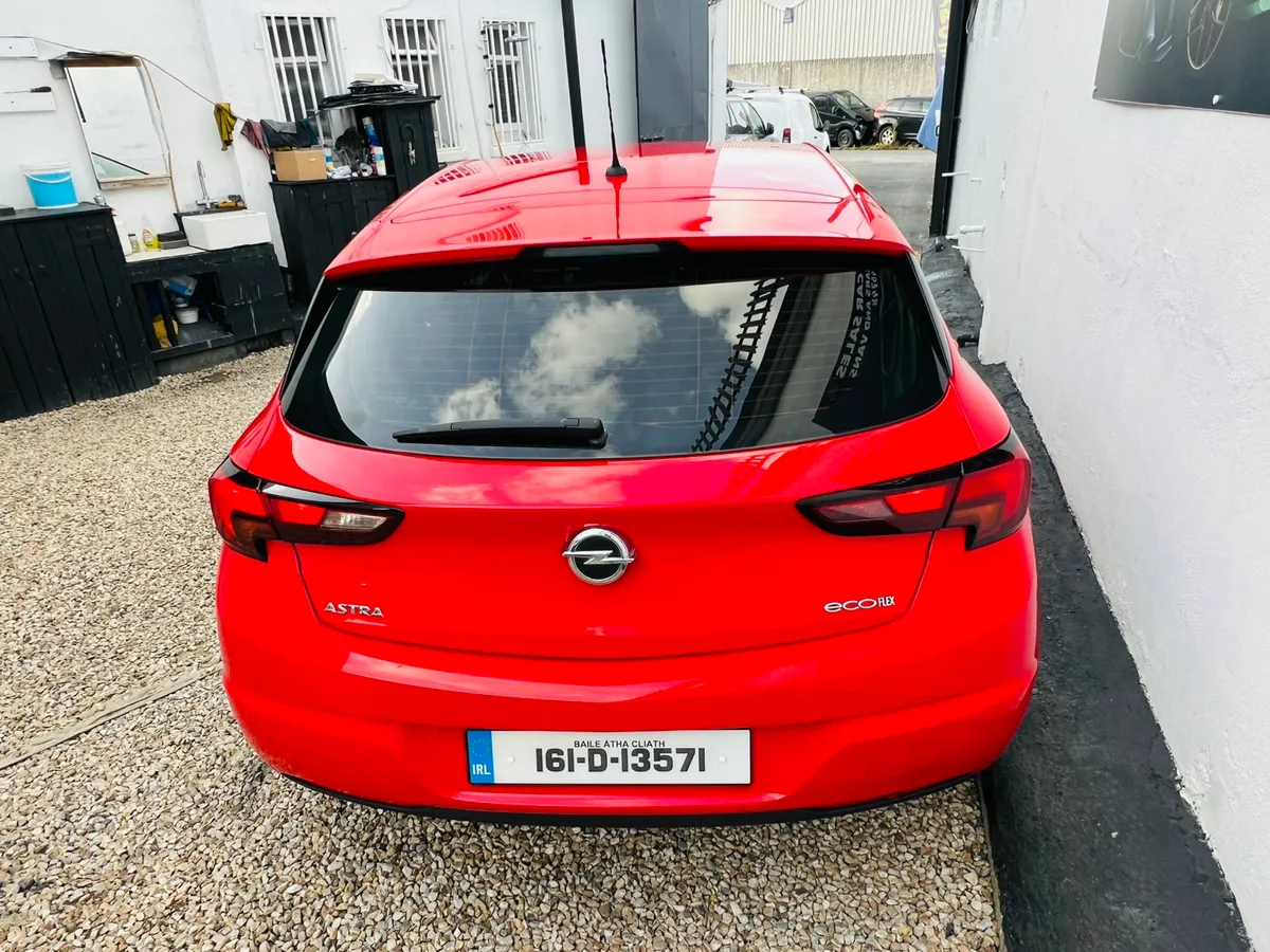 2016 Opel Astra Sc 1.0T 105 ps **low kms** - Image 4