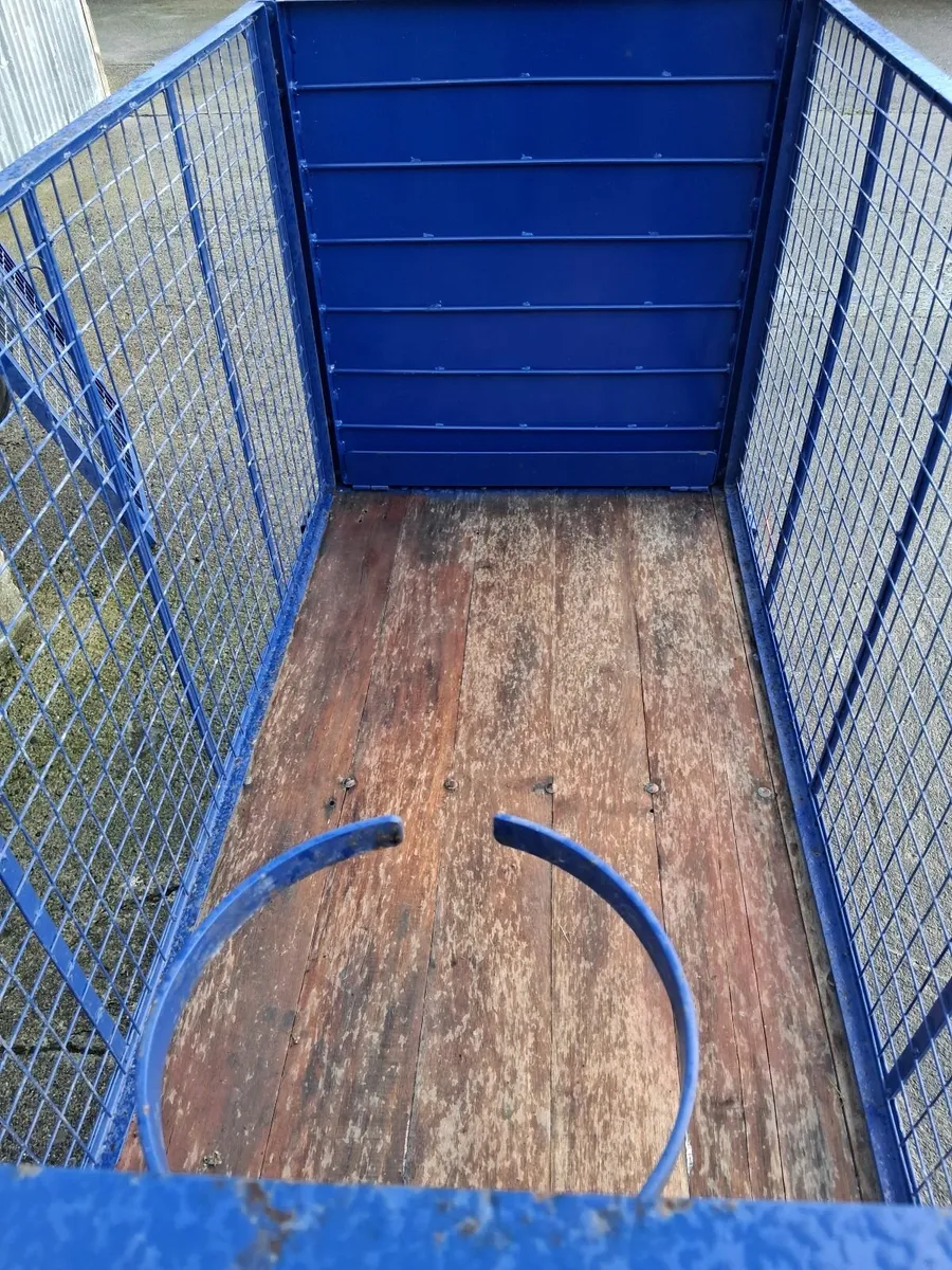 Calf trolley - Image 3