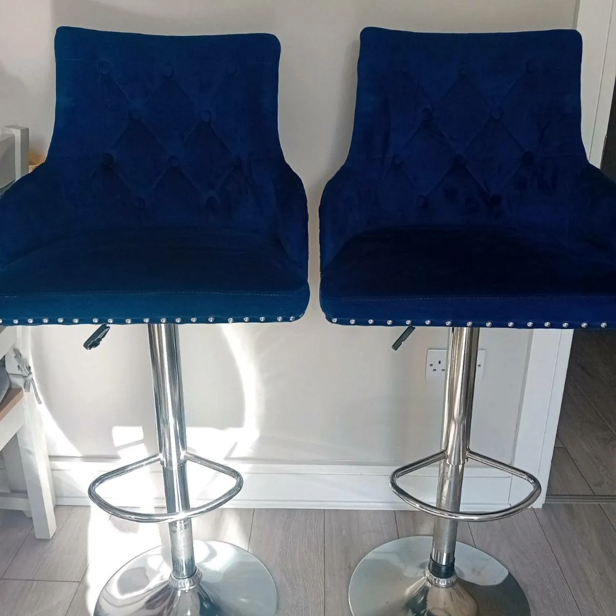 Bar stools - Image 1