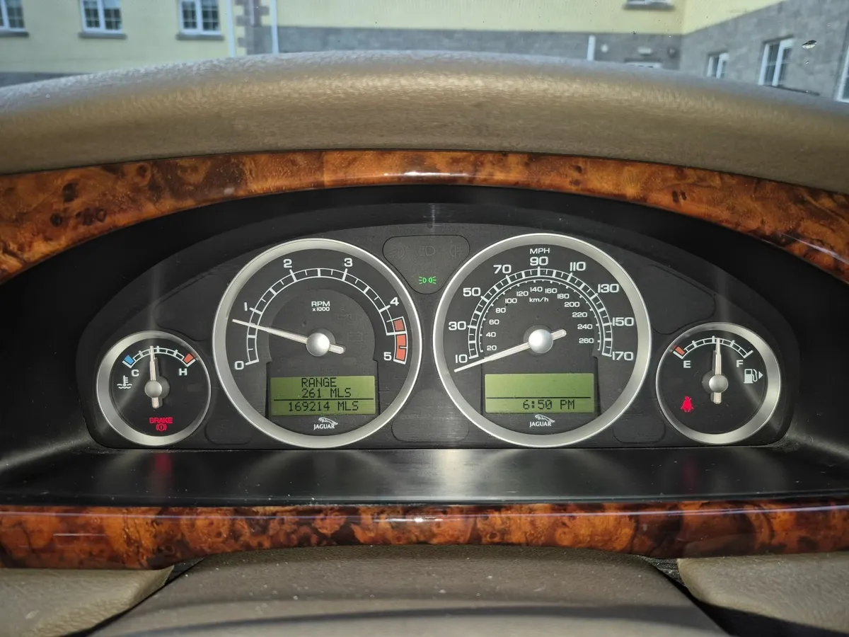 Jaguar S-Type 2.7 Diesel V6 - Image 4