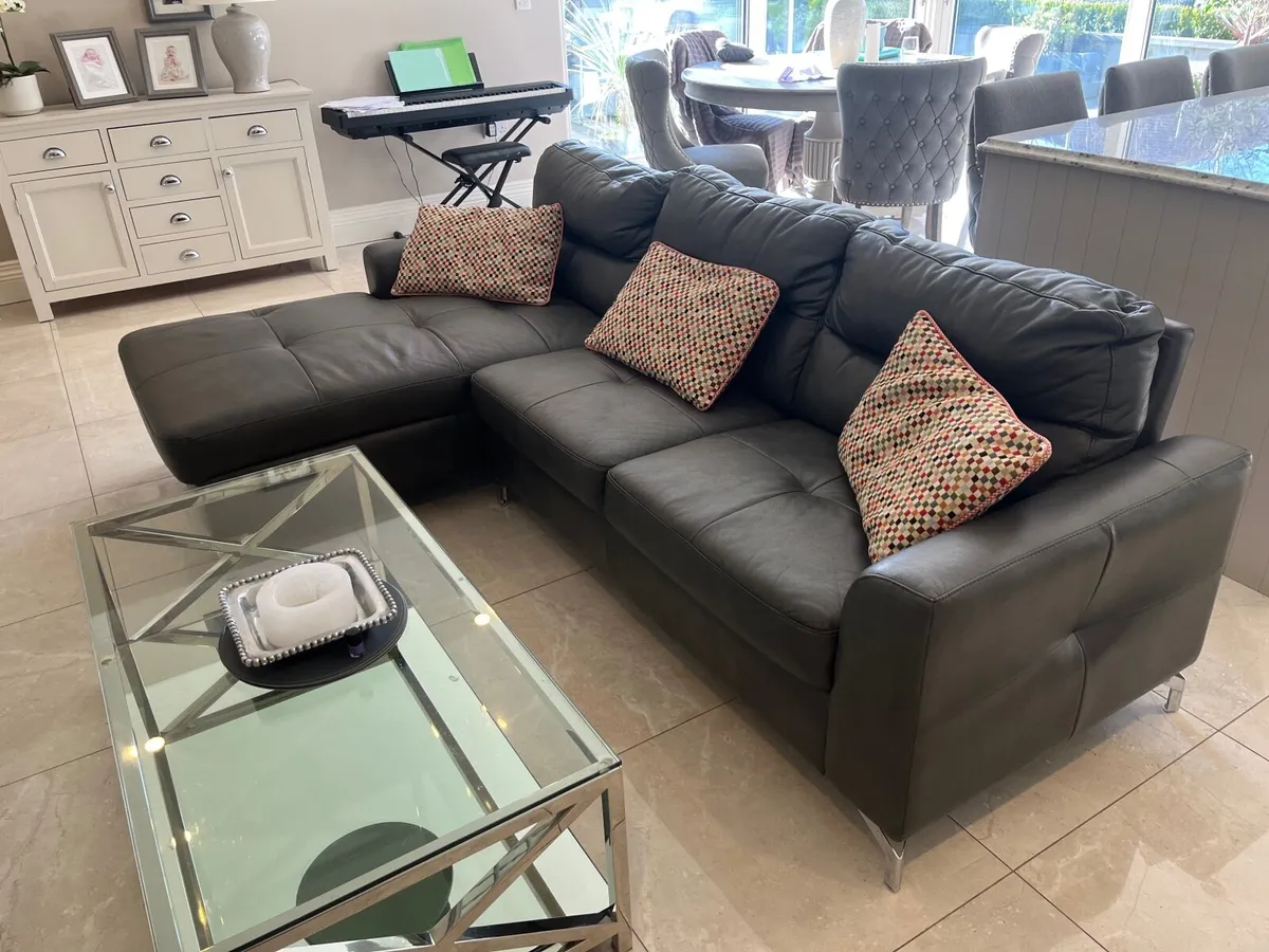 Couch - Image 1