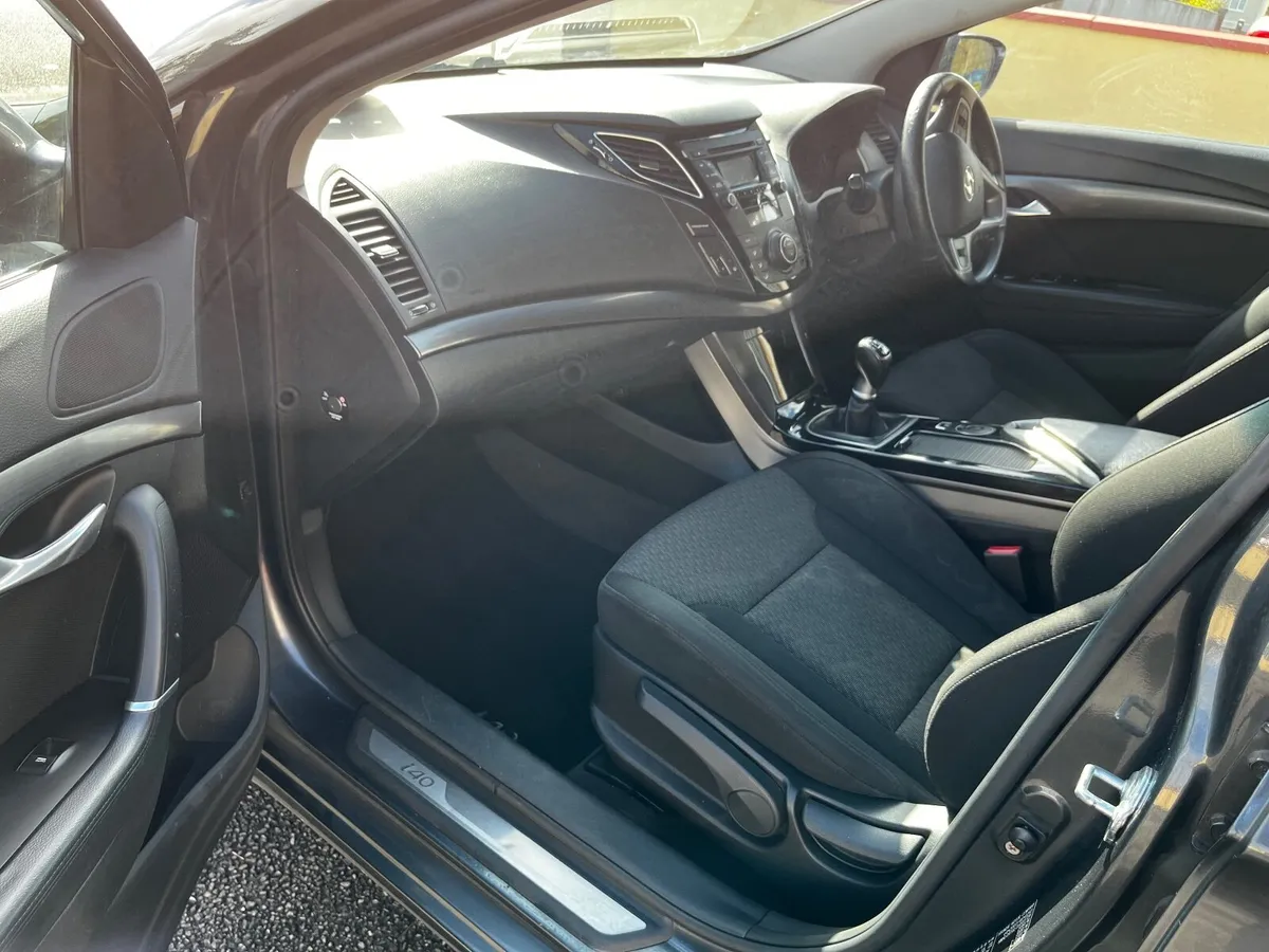 Hyundai i40 2012 executive style - taxed 11/25 - Image 2