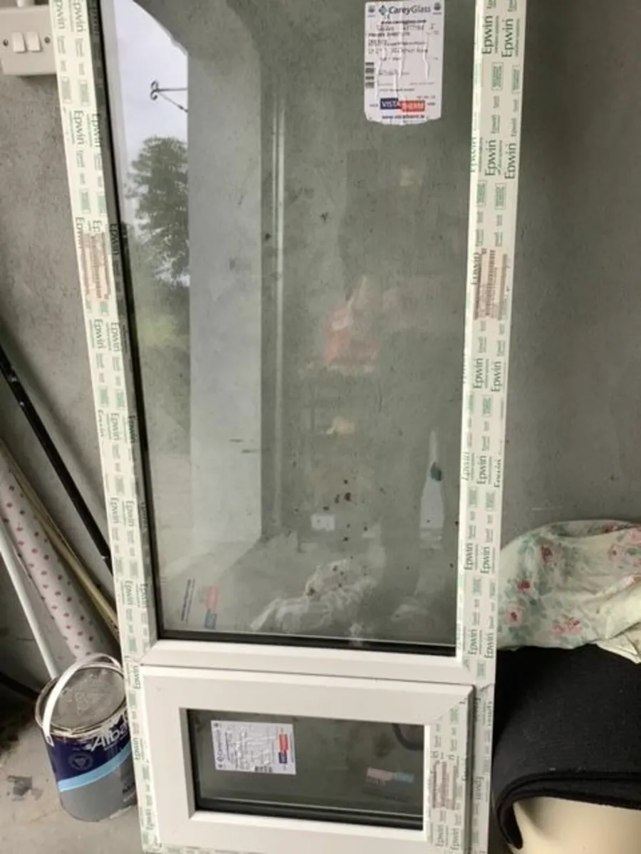 White window - Image 1