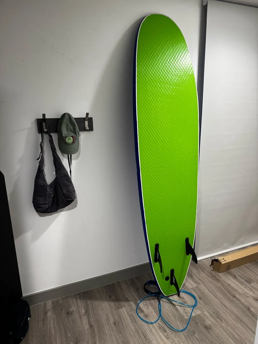 7’6 surfboard - Image 2